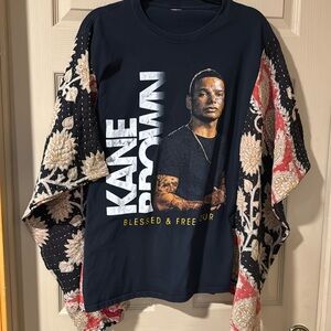 KANE BROWN with added Kantha sleeves. OS